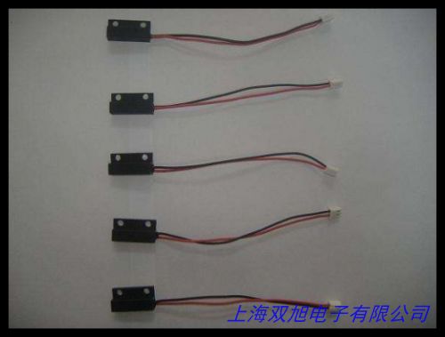 勞易測leuze光電傳感器感應(yīng)電眼接近開關(guān)IS 218MM/2N0-8N0